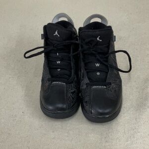 EUC boys Jordan two3 sneakers